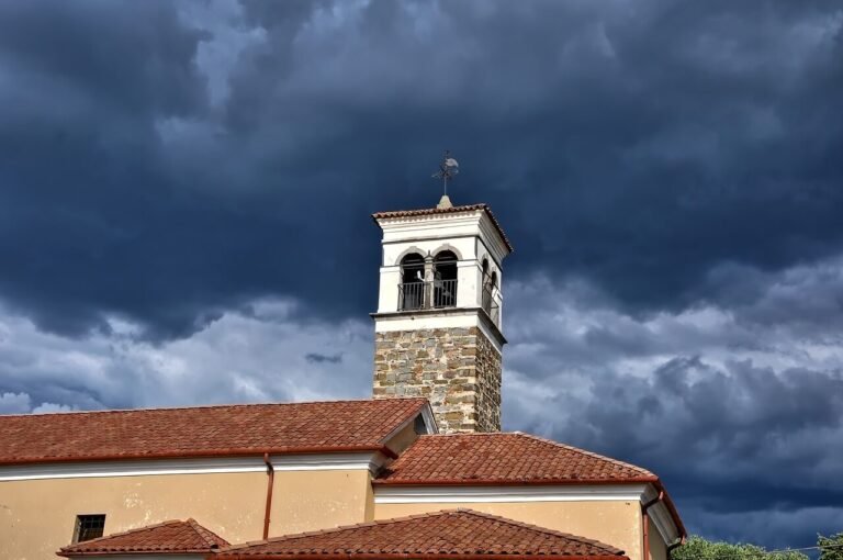 How weather in Murfreesboro affects your roof